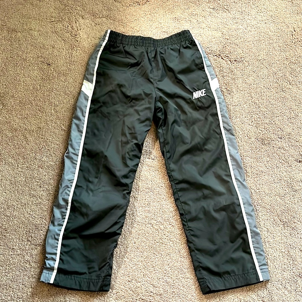 Nike Windshield Pants, Boy Size 6